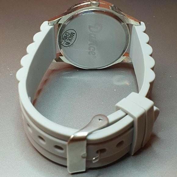 🦋10/$20🦋 Darice Silver/Grey Rhinestone Silicone Women's Watch - Picture 3 of 4